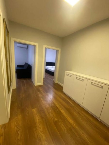 Tirane, jepet me qera apartament 1+1 Kati 1, 65 m² 500 Euro (Komuna Parisit)