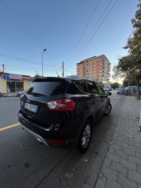 Shkoder, shitet xhip Ford Kuga Viti 2011, 10.500 Euro