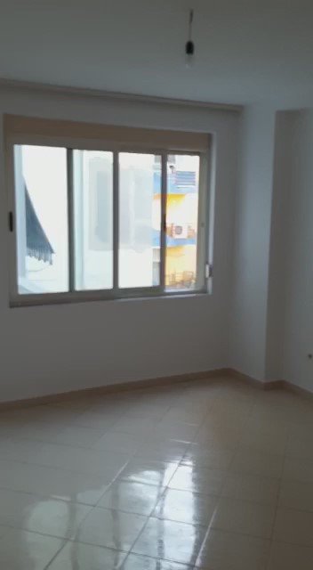 Tirane, jepet me qera apartament 1+1+BLK Kati 3, 70 m² 300 Euro (ali visha)