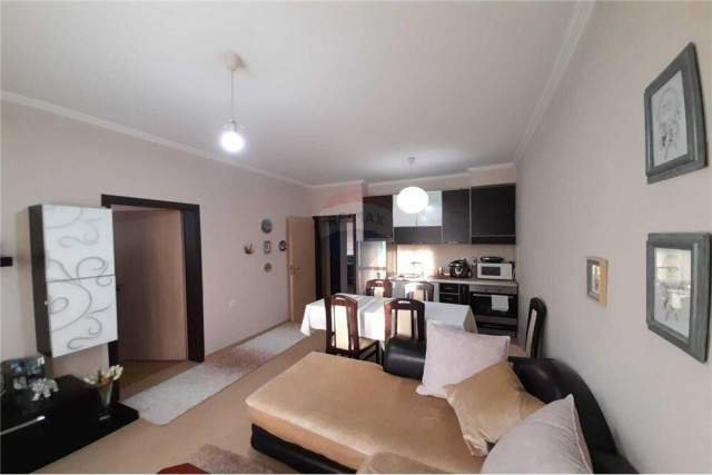 Tirane, jepet me qera apartament 72 m² 500 Euro (ZOGU I ZI)