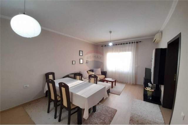 Tirane, jepet me qera apartament 2+1 Kati 5, 72 m² 500 Euro (BULEVARDI ZOGU I PARE)