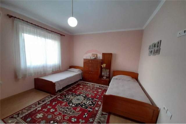 Tirane, jepet me qera apartament 72 m² 500 Euro (ZOGU I ZI)