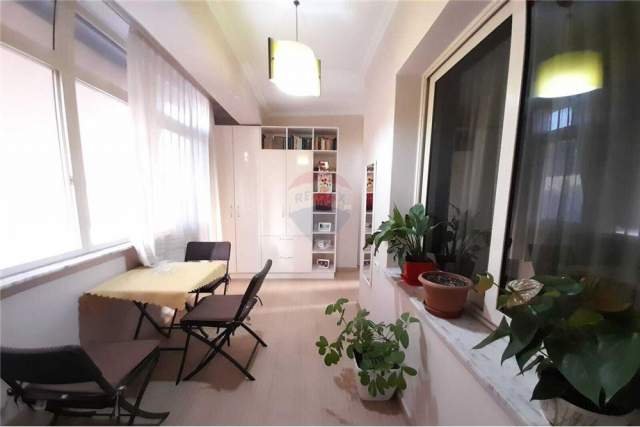 Tirane, jepet me qera apartament 72 m² 500 Euro (ZOGU I ZI)