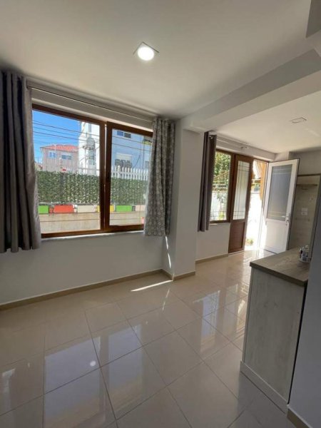 Tirane, jepet me qera apartament 1+1+BLK Kati 1, 60 m² 500 Euro (rruga kavajes)