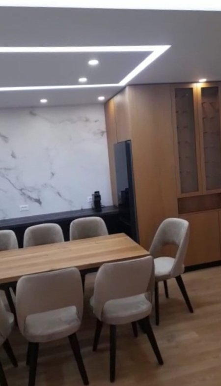 Tirane, jepet me qera apartament 2+1+BLK Kati 3, 105 m² 900 Euro