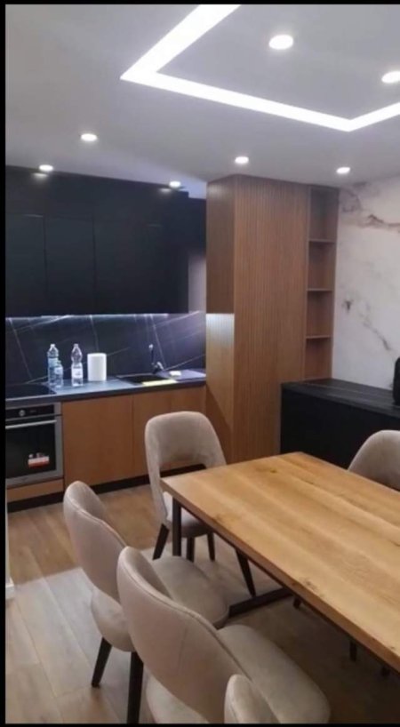 Tirane, jepet me qera apartament 2+1+BLK Kati 3, 105 m² 900 Euro
