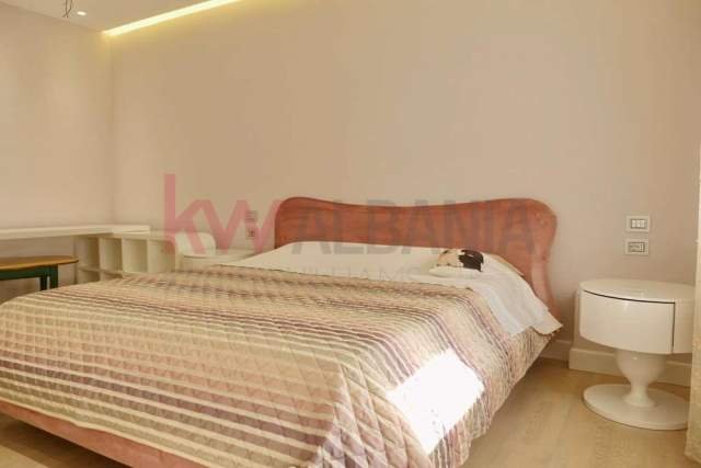 Tirane, shitet apartament 2+1+BLK Kati 4, 215 m² 315.000 Euro (Sheshi Willson)