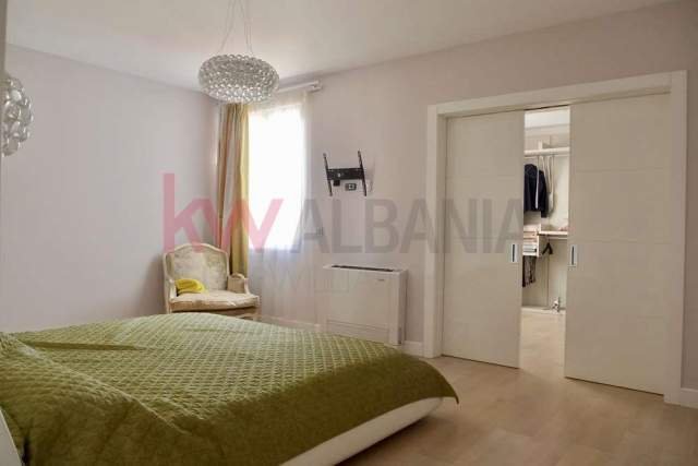 Tirane, shitet apartament 2+1+BLK Kati 4, 215 m² 315.000 Euro (Sheshi Willson)