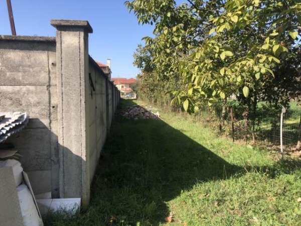 Tirane, shes truall 2.300 m² 60 Euro
