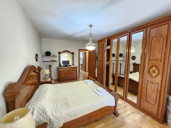 Tirane, shitet apartament 2+1+Ballkon Kati 4, 100 m² (Rruga Sami Frasheri)