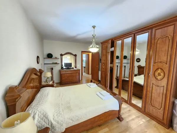 Tirane, shitet apartament 2+1+Ballkon Kati 4, 100 m² (Rruga Sami Frasheri)