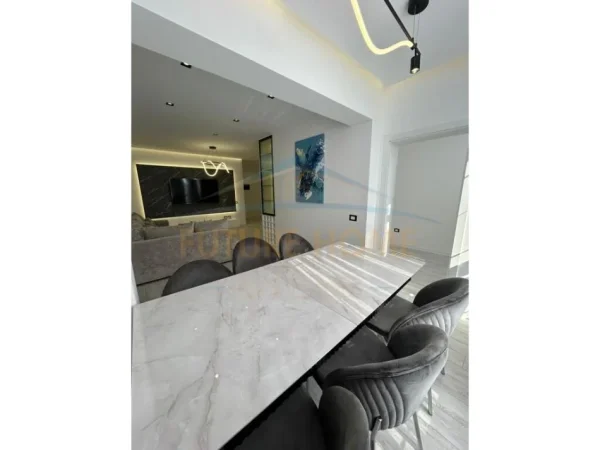 Tirane, shitet apartament 3+1+Ballkon Kati 7, 111 m² 275000 € (Kompleksi Delijorgji)