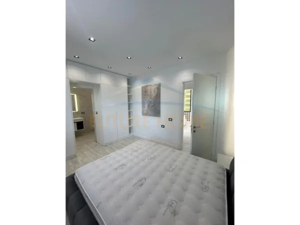 Tirane, shitet apartament 3+1+Ballkon Kati 7, 111 m² 275000 € (Kompleksi Delijorgji)