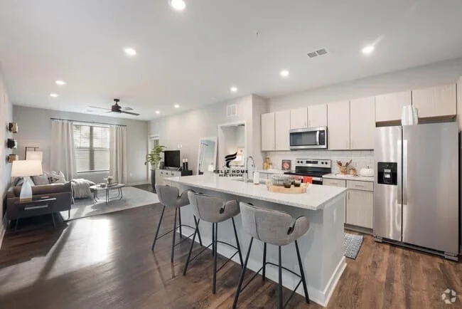 Tirane, jepet me qera apartament 3+1 Kati 3, 141 m² 800 € (ASTIR)