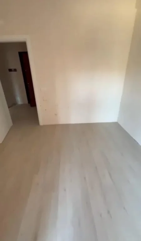 Tirane, jepet me qera zyre Kati 2, 68 m² 500 € (Astir)