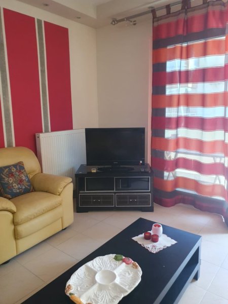 Tirane, jepet me qera apartament 1+1+Ballkon Kati 3, 70 m² 450 € (Kodra e Diellit)