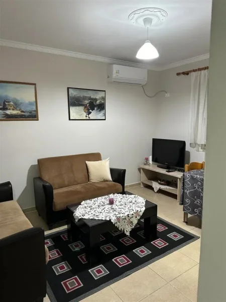 Tirane, jepet me qera apartament 1+1 Kati 2, 70 m² 600 € (rruga e Durresit)