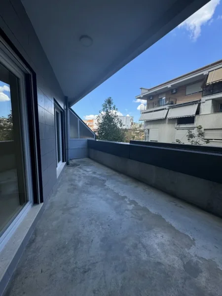 Tirane, jepet me qera ambjent biznesi Kati 3, 87 m² 500 € 