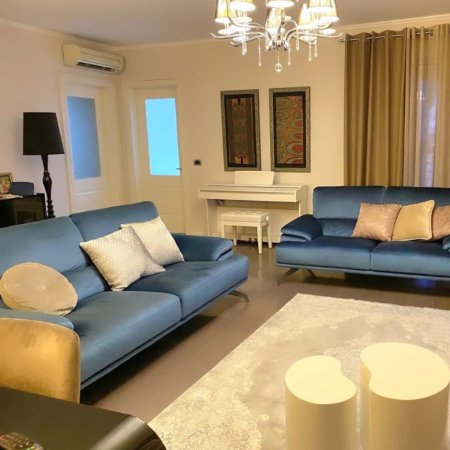 shitet apartament , 136 m²