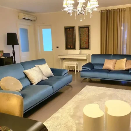 shitet apartament , 136 m²