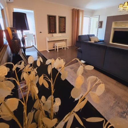 shitet apartament , 136 m²