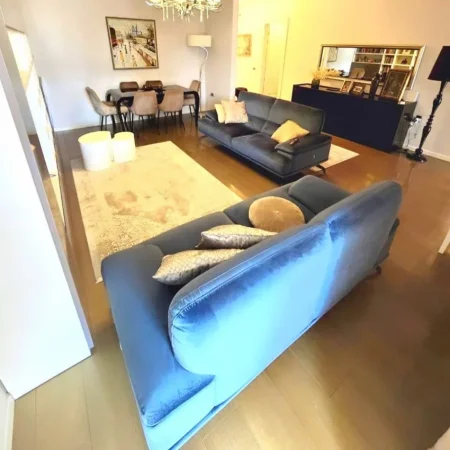 shitet apartament , 136 m²