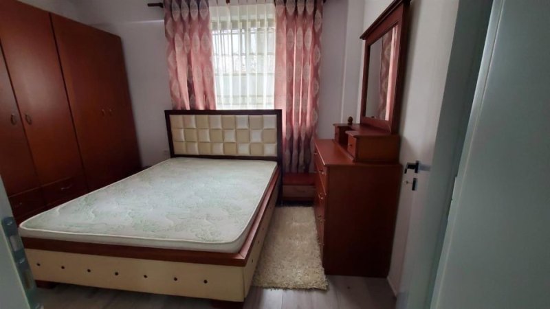Tirane, jepet me qera apartament 1+1+Ballkon Kati 2, 70 m² 480 € (Don bosko te viva market)
