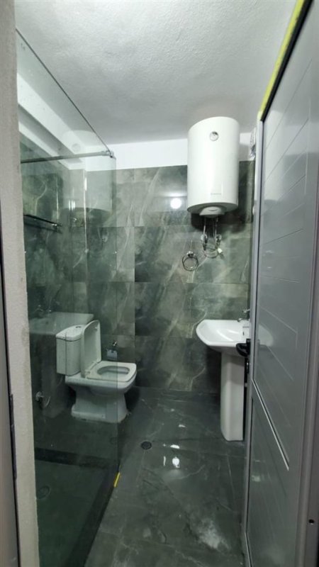 Tirane, jepet me qera apartament 1+1+Ballkon Kati 2, 70 m² 480 € (Don bosko te viva market)