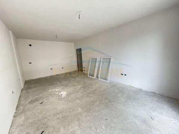 Tirane, shitet apartament 2+1+Ballkon Kati 1, 105 m² 100.470 € (Univers City)