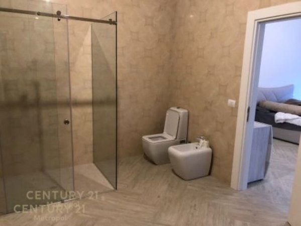 Tirane, shes apartament PENTHOUSE , 451 m² 1.200.000 € (Liqeni i Thatë)