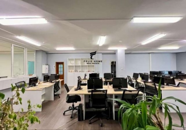 Tirane, jepet me qera zyre Kati 3, 350 m² 2.000 € (LAPRAKE)