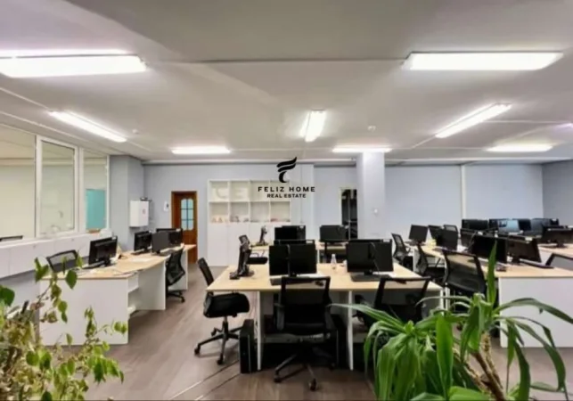 Tirane, jepet me qera zyre Kati 3, 350 m² 2.000 € (LAPRAKE)