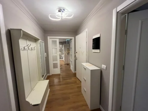 Tirane, jepet me qera apartament 2+1 Kati 3, 120 m² 1.000 € (rruga e elbasanit)