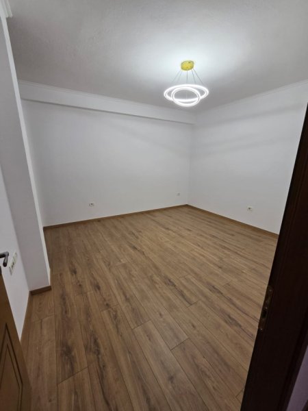 Tirane, shitet apartament 1+1+Ballkon Kati 5, 55 m² 90.000 € (Rruga e Dibres)