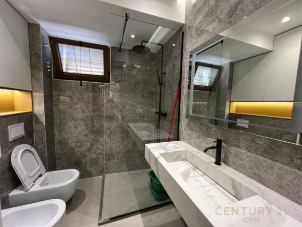 Tirane, jepet me qera apartament 2+1 Kati 2, 97 m² 1.500 € (sheshi willson)