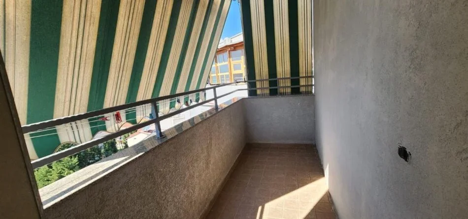 Tirane, shitet apartament 1+1 Kati 4, 64 m² 77.000 € (Rruga e Dajtit)
