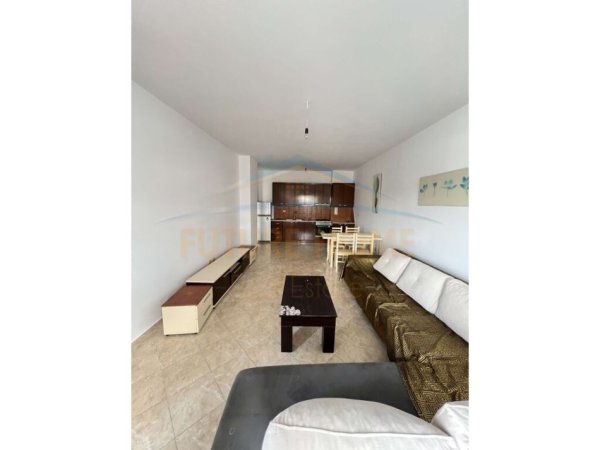Tirane, jepet me qera apartament 1+1 Kati 3, 86 m² 300 € (Misto Mame.)