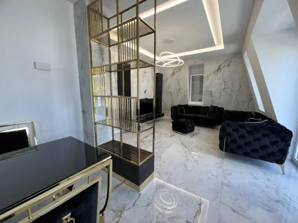 Tirane, jepet me qera apartament 2+1+Ballkon Kati 3, 130 m² 1.800 € (Joy Residence)