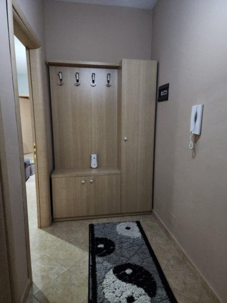 Tirane, jepet me qera apartament 1+1 Kati 4,