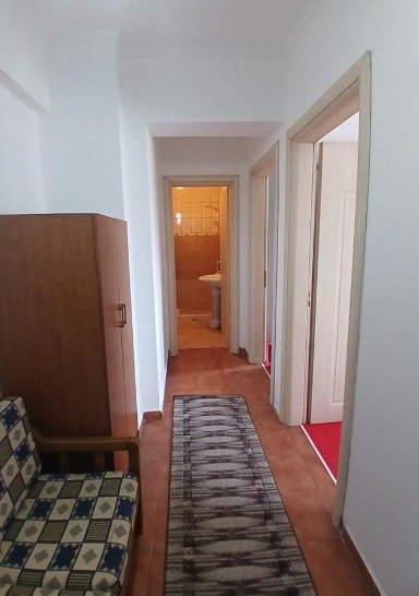 Tirane, jepet me qera apartament 2+1 Kati 3, 98 m² 480 € (Kryqezimi i Laprakes)