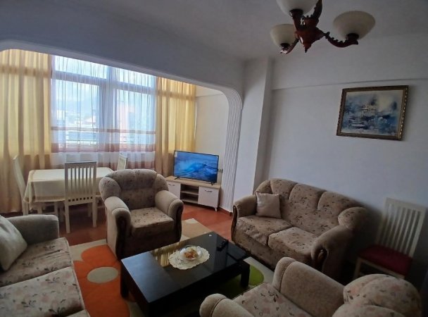 Tirane, jepet me qera apartament 2+1 Kati 3, 98 m² 480 € (Kryqezimi i Laprakes)