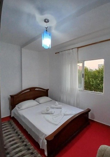 Tirane, jepet me qera apartament 2+1 Kati 3, 98 m² 480 € (Kryqezimi i Laprakes)