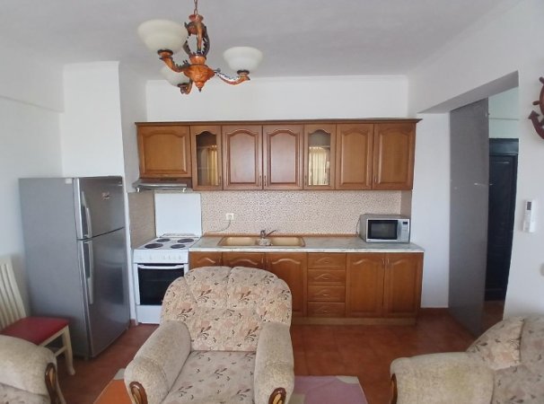 Tirane, jepet me qera apartament 2+1 Kati 3, 98 m² 480 € (Kryqezimi i Laprakes)