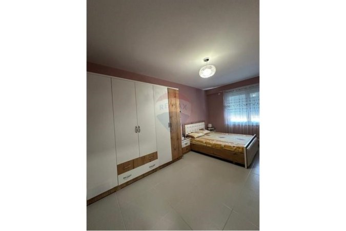 Tirane, jepet me qera apartament 2+1 Kati 4, 89 m² 750 € (2+1 PER QIRA RRUGA BARRIKADAVE)