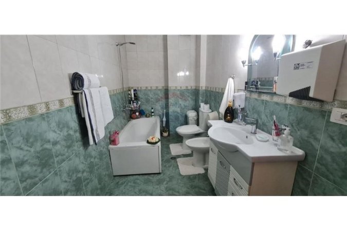 Tirane, jepet me qera apartament 2+1 , 78 m² 650 € (Apartament 2+1 tek Kopshti Botanik!)