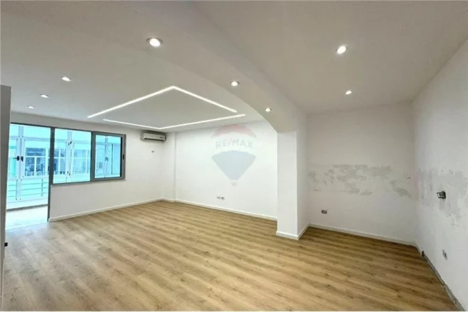 Tirane, shitet 2+1+Ballkon , 175.000 € (Kodra e Dielit)