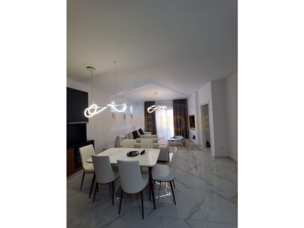 Tirane, shitet apartament 1+1 Kati 3, 79 m² 165.000 € (Selvia)