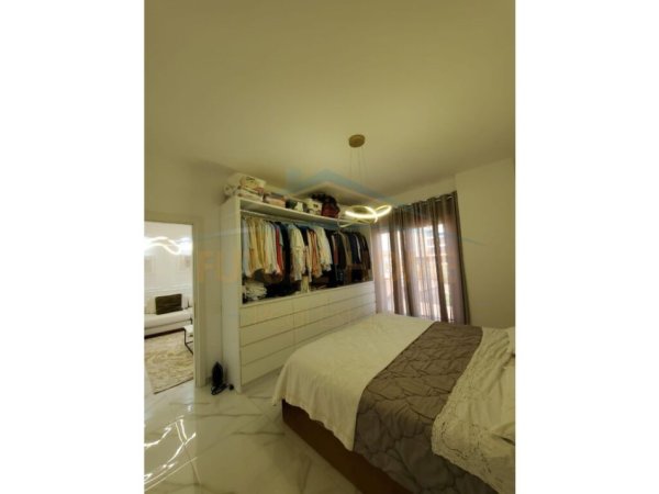 Tirane, shitet apartament 1+1 Kati 3, 79 m² 165.000 € (Selvia)