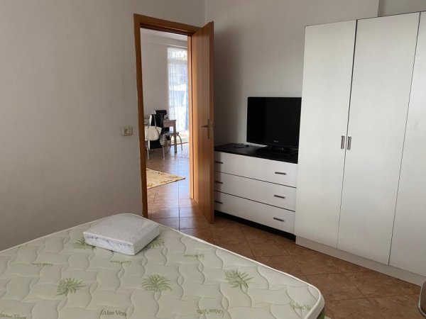 Tirane, jepet me qera apartament 1+1+Ballkon Kati 6, 65 m² 480 € (Pazari i Ri)