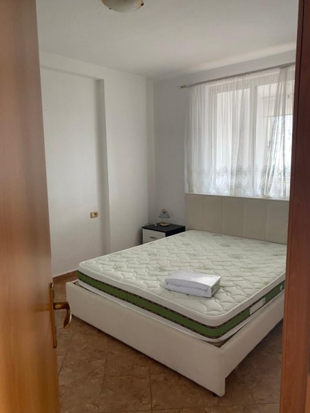 Tirane, jepet me qera apartament 1+1+Ballkon Kati 6, 65 m² 480 € (Pazari i Ri)